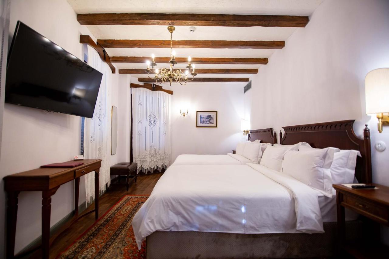 Vila Ebel Hotel Pool & Spa Корча Экстерьер фото